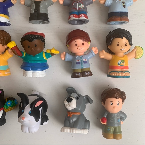 Fisher-Price Little People Lot of 20 Figures - Picture 5 of 10